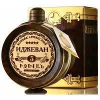 Ijevan 5 years old 0.7л 40%, in an oak gift design 